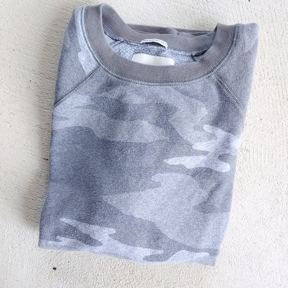 American Eagle Outfitters Tops - American Eagle gray camo sweatshirt